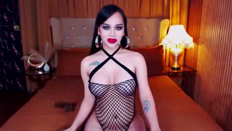 _empressvalerie_ online show from September 2025 05:25:01 PM