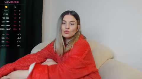 _esmeraldiyaa_ online show from December 2024 12:45:02 AM