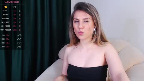 _esmeraldiyaa_ online show from December 2024 08:50:01 PM