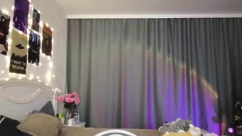 EveEva online show from February 2025 11:36:02 PM