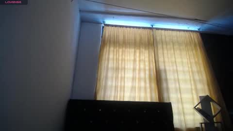 Snapshot of _exa_ chatting on December 2025 03:41:02 PM Exa help me position myself with your thumb up thanks online show from December 2025 03:41:02 PM