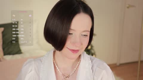 Snapshot of _female_essence_ chatting on December 2024 12:11:01 AM Essie online show from December 2024 12:11:01 AM