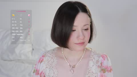 Snapshot of _female_essence_ chatting on February 2025 05:46:01 AM Essie online show from February 2025 05:46:01 AM