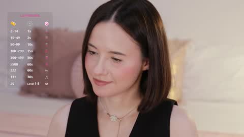 Snapshot of _female_essence_ chatting on September 2025 06:30:02 PM Essie online show from September 2025 06:30:02 PM