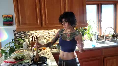 Snapshot of _frankie_rivers chatting on February 2025 11:44:02 PM Frankie Rivers allmylinks online show from February 2025 11:44:02 PM