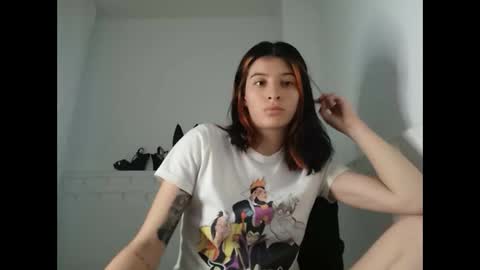 Mia-foster online show from January 2025 10:45:01 PM