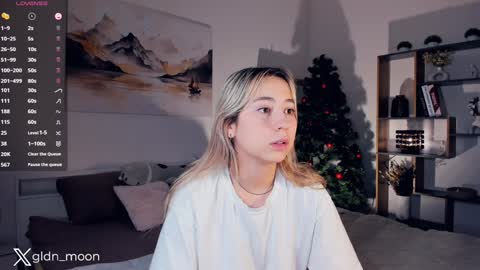 Snapshot of _golden_moon_ chatting on December 2024 07:34:02 PM Rina online show from December 2024 07:34:02 PM