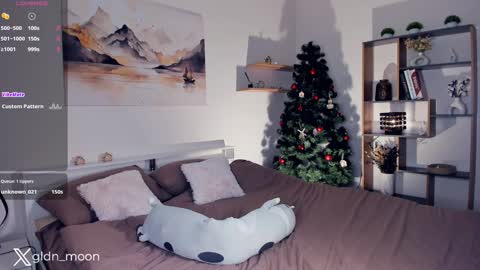 Snapshot of _golden_moon_ chatting on December 2024 04:43:01 AM Rina online show from December 2024 04:43:01 AM