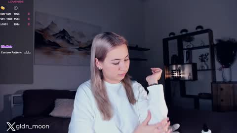 Snapshot of _golden_moon_ chatting on January 2025 07:38:01 PM Rina online show from January 2025 07:38:01 PM