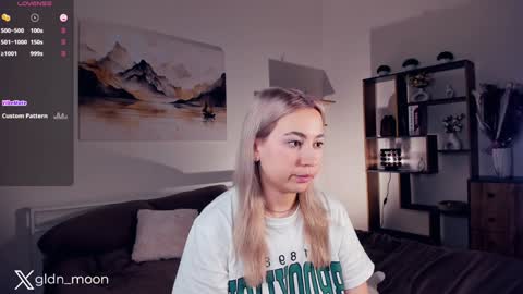 Snapshot of _golden_moon_ chatting on January 2025 12:07:01 AM Rina online show from January 2025 12:07:01 AM