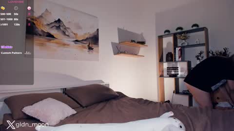 Snapshot of _golden_moon_ chatting on February 2025 02:08:01 AM Rina online show from February 2025 02:08:01 AM