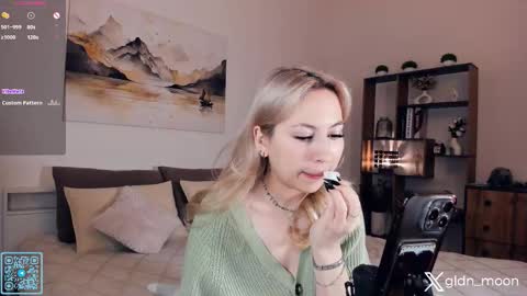 Snapshot of _golden_moon_ chatting on October 2025 07:41:01 PM Rina online show from October 2025 07:41:01 PM