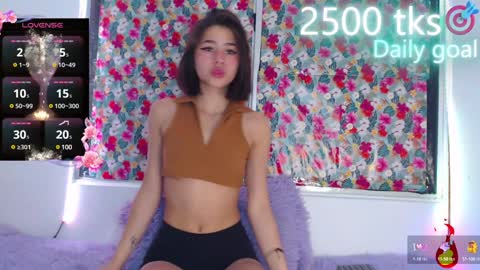 Snapshot of _gwen__ chatting on February 2025 05:20:01 AM Gwen online show from February 2025 05:20:01 AM