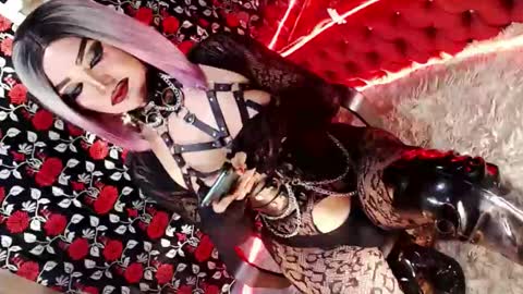 Snapshot of _hailyourqueenx chatting on November 2025 08:13:02 PM GoDDess Chloe online show from November 2025 08:13:02 PM