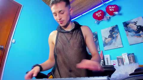 Snapshot of _hairybeard_ chatting on February 2025 02:12:01 PM Mathews online show from February 2025 02:12:01 PM