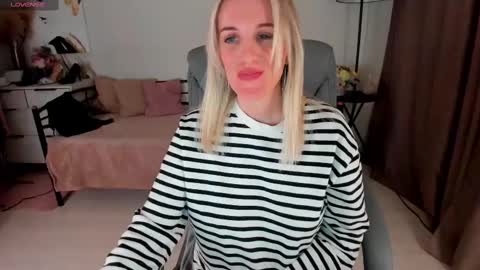 Snapshot of _i_d_a_ chatting on March 2025 07:16:01 AM Ida online show from March 2025 07:16:01 AM