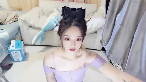 Snapshot of _iuiu_ chatting on December 2024 01:55:02 PM UU online show from December 2024 01:55:02 PM