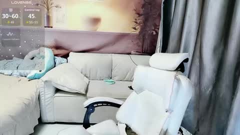 Snapshot of _iuiu_ chatting on September 2025 11:32:02 AM UU online show from September 2025 11:32:02 AM