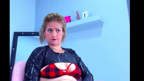 JADE  online show from February 2026 01:14:01 PM