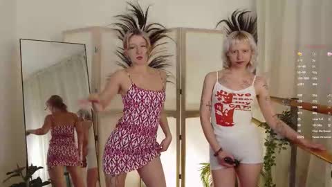 Snapshot of _jessica_jane_ chatting on November 2025 08:52:01 PM Lolly and Dora online show from November 2025 08:52:01 PM