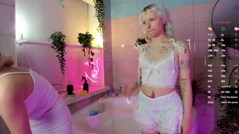 Snapshot of _jessica_jane_ chatting on December 2025 09:10:02 PM Lolly and Dora online show from December 2025 09:10:02 PM