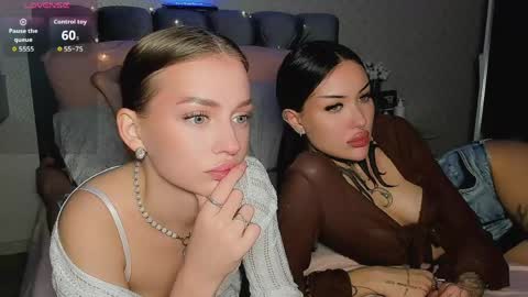 Snapshot of _jesslei_ chatting on May 2026 10:55:02 AM Jess blond and Leila brunette online show from May 2026 10:55:02 AM