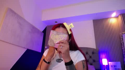 Mia online show from January 2025 12:53:01 PM