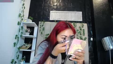 Mia online show from January 2025 12:58:02 PM