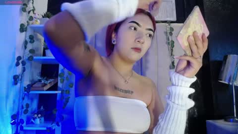 Mia online show from January 2025 01:02:01 PM