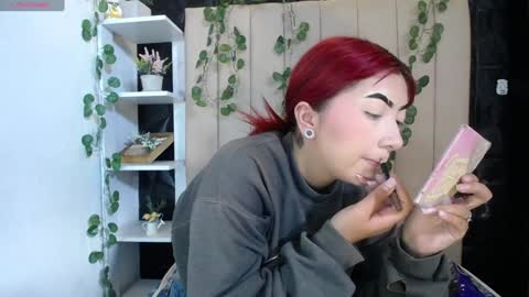 Mia online show from February 2025 01:22:02 PM