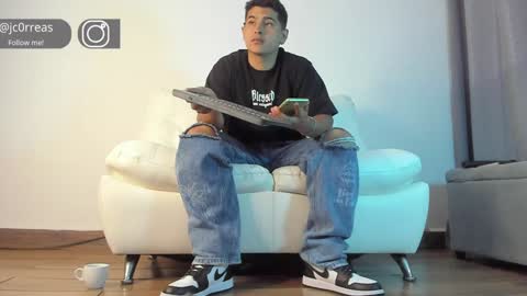 _juanes__ online show from January 2025 09:30:02 PM