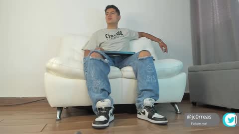 _juanes__ online show from February 2025 03:19:01 PM