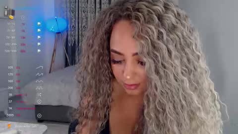 _just_a_queen_3 online show from October 2025 05:13:02 PM