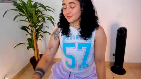 Snapshot of _kat_1 chatting on December 2025 09:54:02 PM online show from December 2025 09:54:02 PM