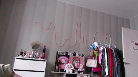 katemiller online show from November 2025 05:51:02 AM