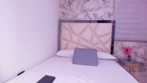 Kendall online show from April 2026 03:02:01 AM