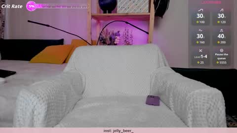 Snapshot of _kiki_pie chatting on October 2025 07:21:01 AM Kiara 0100 - 0700 UTC almost every day online show from October 2025 07:21:01 AM