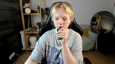 Snapshot of _killy_ chatting on October 2025 01:42:02 PM Li online show from October 2025 01:42:02 PM