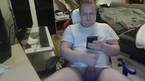 Snapshot of _kitsu_ chatting on November 2025 02:28:01 PM _kitsu_ online show from November 2025 02:28:01 PM