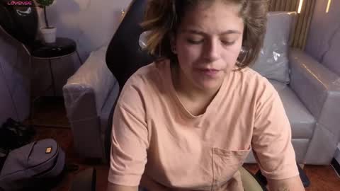 _kitten_1 online show from April 2026 02:09:01 AM