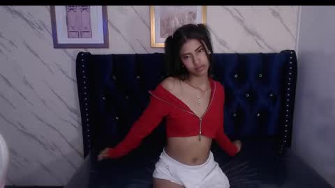 Snapshot of _kitty_v chatting on February 2025 11:48:01 PM Hi Stream 300pm to 900pm online show from February 2025 11:48:01 PM