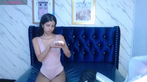 Snapshot of _kitty_v chatting on February 2025 11:45:01 PM Hi Stream 300pm to 900pm online show from February 2025 11:45:01 PM