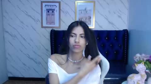 Snapshot of _kitty_v chatting on March 2025 09:37:02 PM Hi Stream 300pm to 900pm online show from March 2025 09:37:02 PM