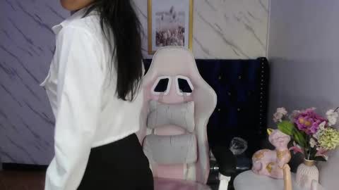 Snapshot of _kitty_v chatting on March 2025 08:11:02 PM Hi Stream 300pm to 900pm online show from March 2025 08:11:02 PM