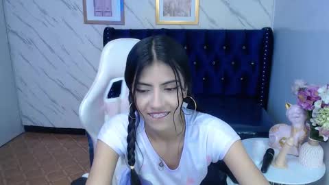 Snapshot of _kitty_v chatting on March 2025 08:42:02 PM Hi Stream 300pm to 900pm online show from March 2025 08:42:02 PM