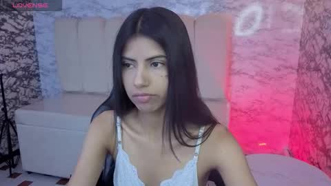 Snapshot of _kitty_v chatting on February 2026 01:28:02 PM Hi Stream 300pm to 900pm online show from February 2026 01:28:02 PM