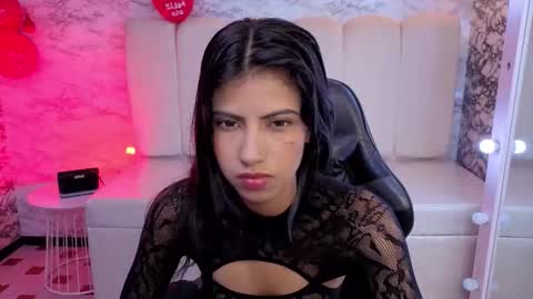 Snapshot of _kitty_v chatting on February 2026 01:18:01 PM Hi Stream 300pm to 900pm online show from February 2026 01:18:01 PM