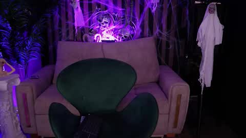 Snapshot of _kleo_ chatting on October 2025 08:30:02 PM online show from October 2025 08:30:02 PM