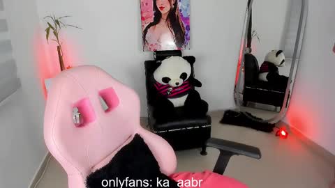 Snapshot of _kylie_miller1 chatting on February 2025 02:06:01 AM Kylie online show from February 2025 02:06:01 AM