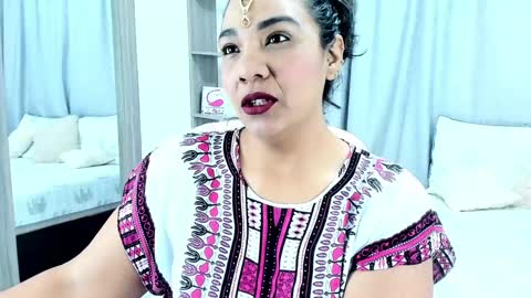 NAILHA SAJANI  online show from December 2024 01:39:01 PM